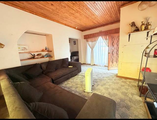 3 BEDROOM HOUSE FOR SALE IN VANDERBIJLPARK CE 2